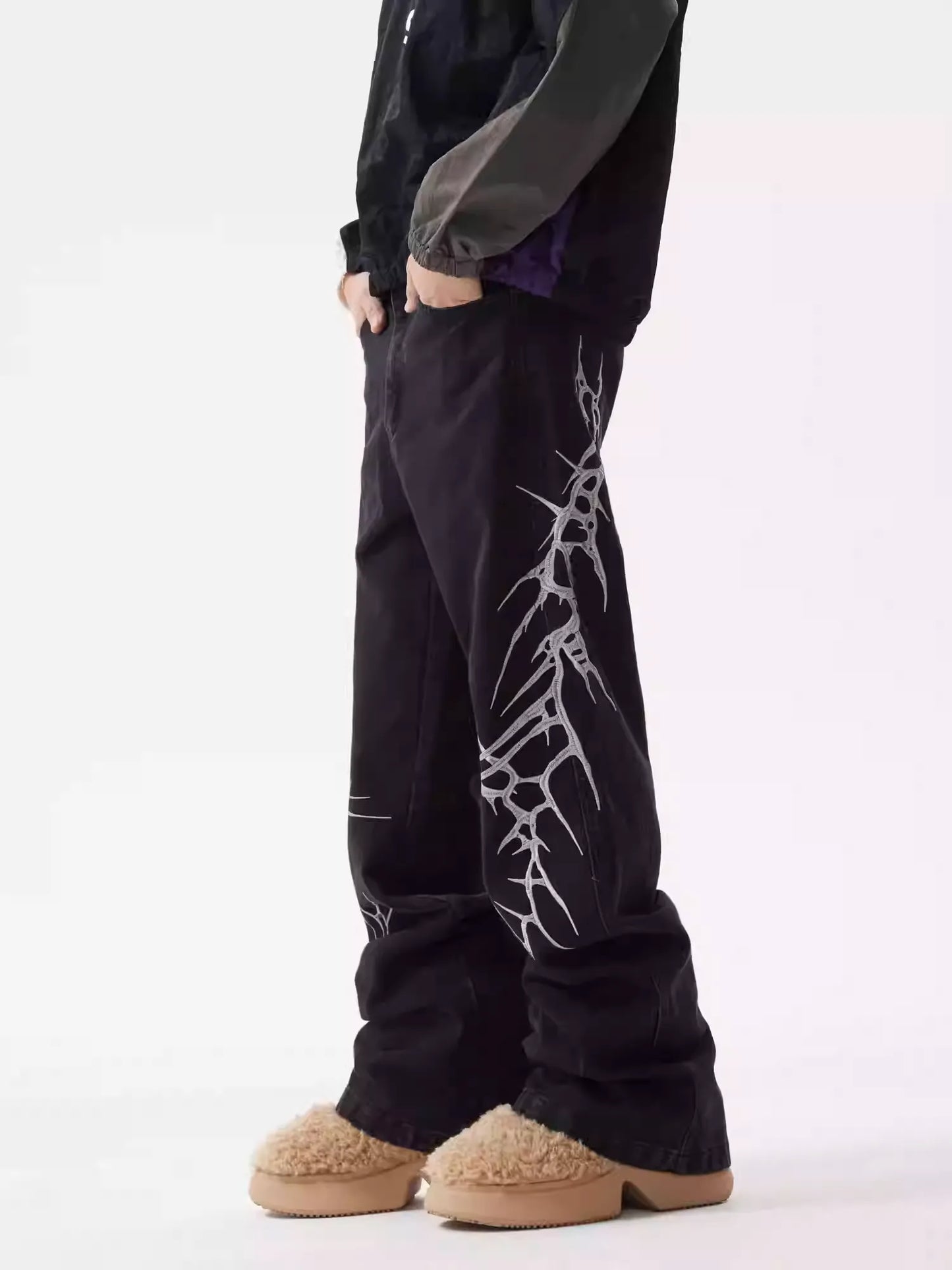 Men’s Retro Street Style Loose Fit Jeans with Thorn Embroidery